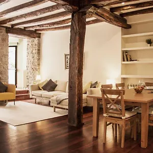 Appartement Central, Spacious And Authentic Family